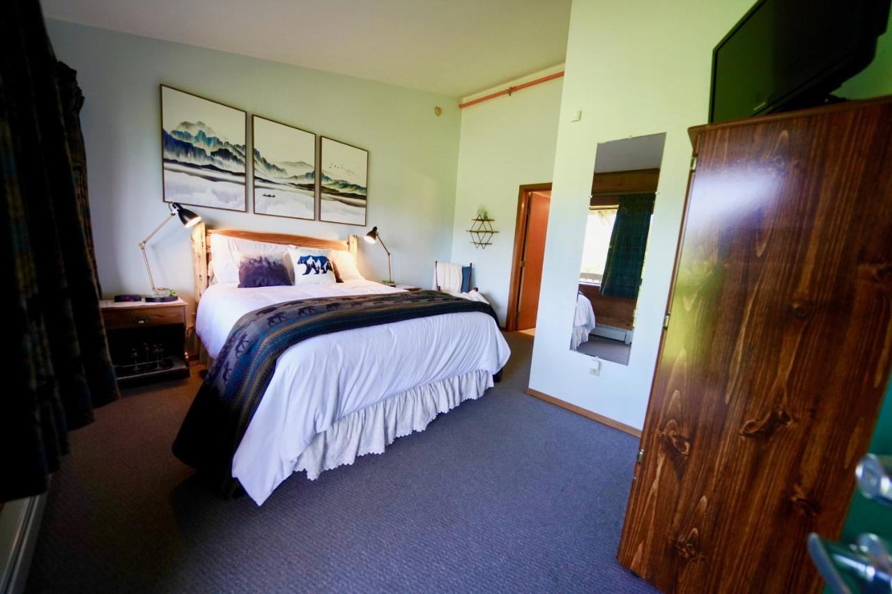 Flat Fish Lodge B&B And Event Center Homer Exteriör bild